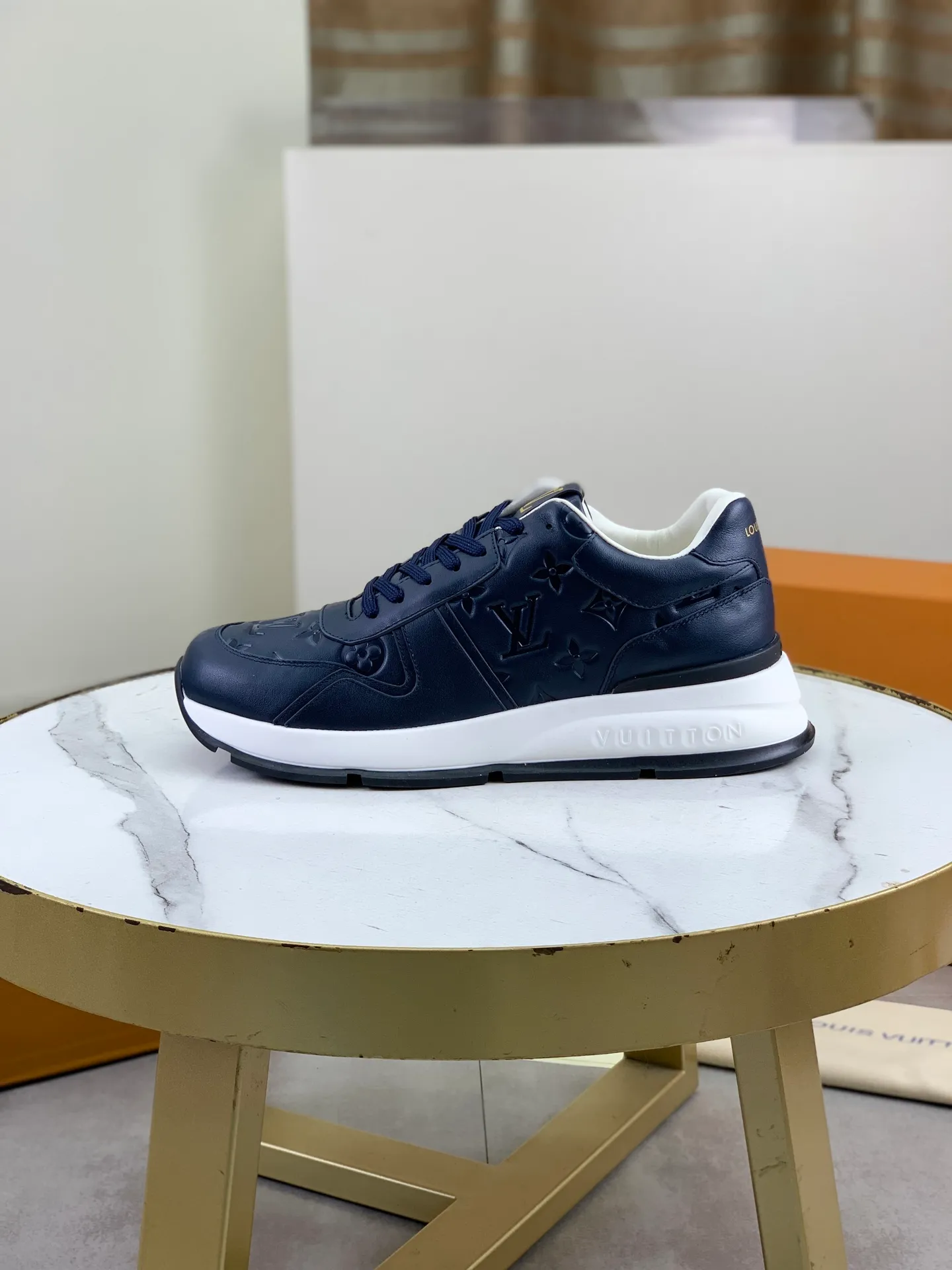 Factory price P820 💶 Top version [LOUIS VUITTON] counter series (original order) new style 🍀LV Louis Vuitton - top version LV classic high-top trendy shoes! Made of imported original craft calfskin, original breathable lining, and original wear-resistant, lightweight, high-end TPU outsole! High quality products! 3️⃣ colors available, size: men’s 39-44 (38 45 customized)